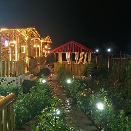 Krishna Kutir, Talla Ramgarh By The Meditating Society מראה חיצוני תמונה
