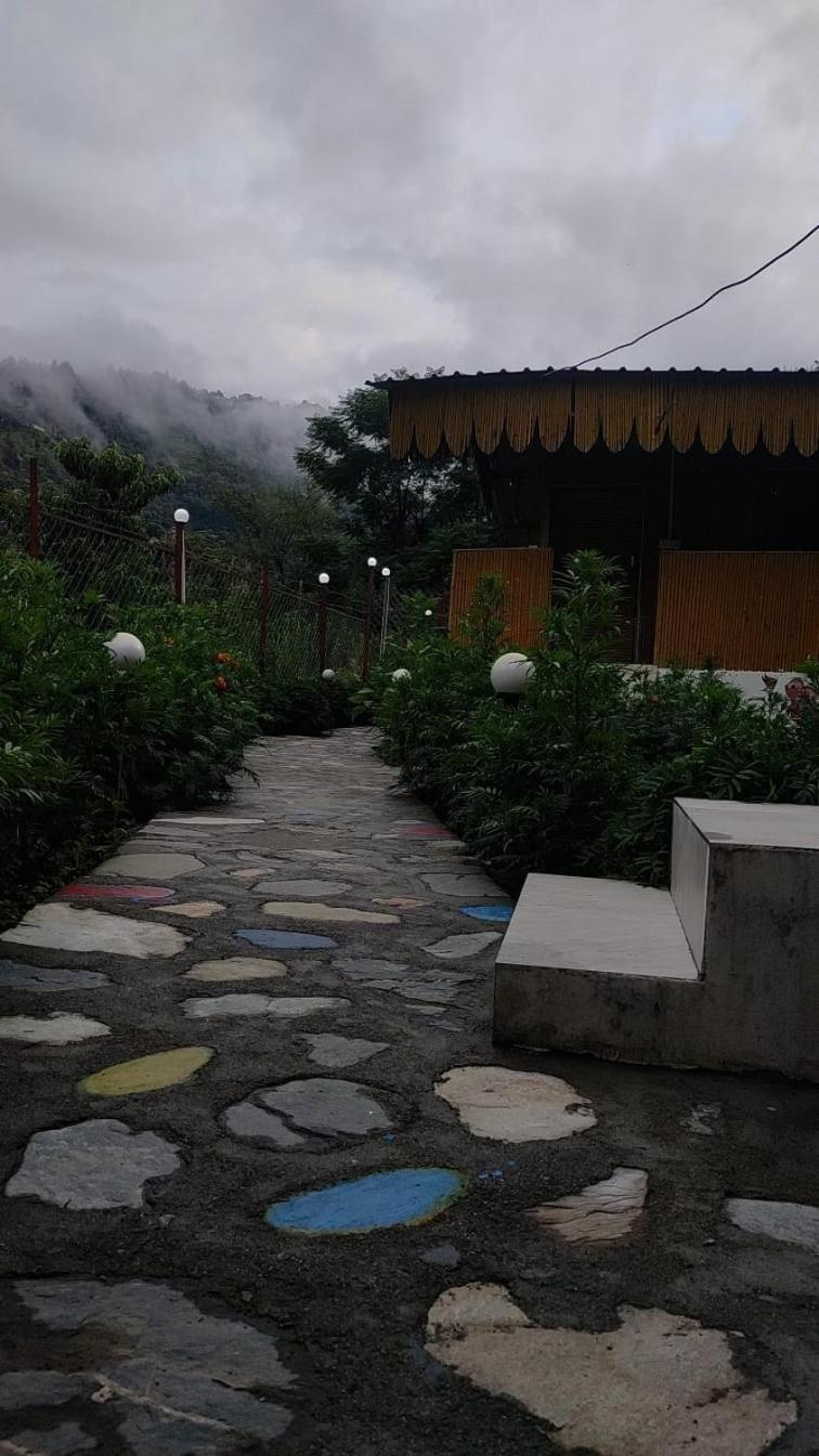 Krishna Kutir, Talla Ramgarh By The Meditating Society מראה חיצוני תמונה